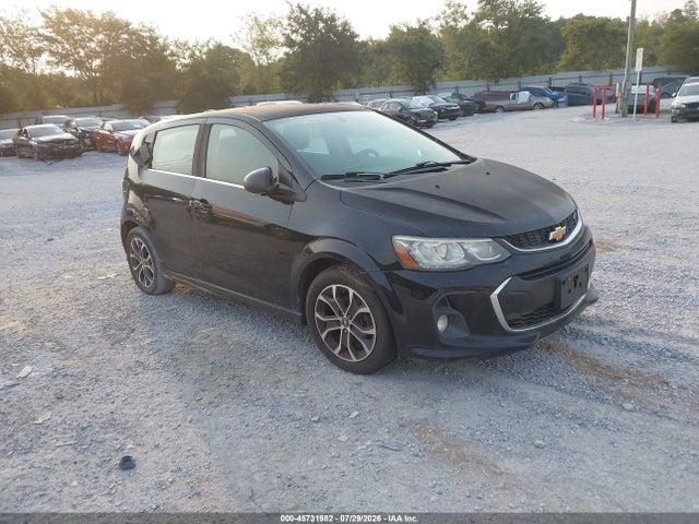 45731982 :رقم المزاد ، 1G1JD6SH6H4121692 vin ، 2017 Chevrolet Sonic Lt Auto مزاد بيع