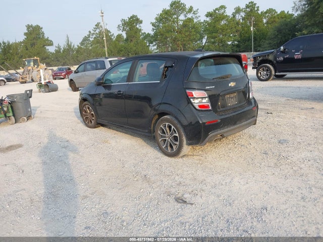 45731982 :رقم المزاد ، 1G1JD6SH6H4121692 vin ، 2017 Chevrolet Sonic Lt Auto مزاد بيع