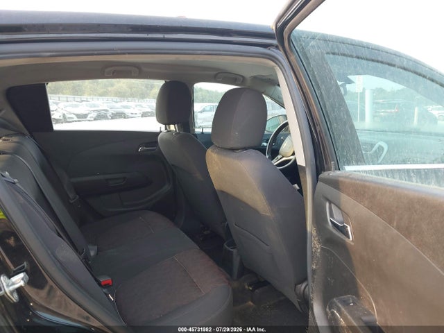 45731982 :رقم المزاد ، 1G1JD6SH6H4121692 vin ، 2017 Chevrolet Sonic Lt Auto مزاد بيع