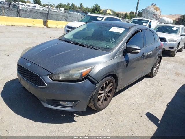 Ford FOCUS SE 2015 1FADP3K26FL351036 Image 2