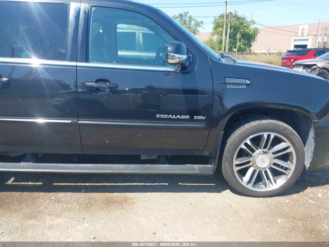 Продаж на аукціоні авто 2013 Cadillac Escalade Esv Premium, vin: 1GYS4JEF3DR236072, номер лоту: 45732027