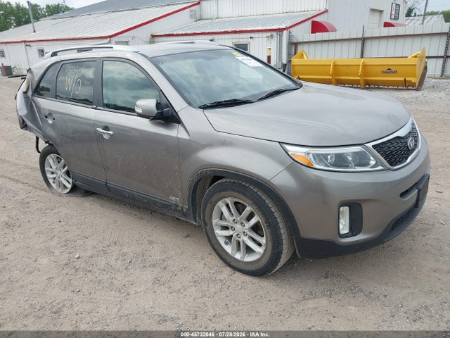 Продажа на аукционе авто 2015 Kia Sorento Lx, vin: 5XYKTCA64FG585950, номер лота: 45732046