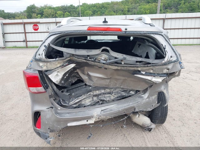 Продажа на аукционе авто 2015 Kia Sorento Lx, vin: 5XYKTCA64FG585950, номер лота: 45732046