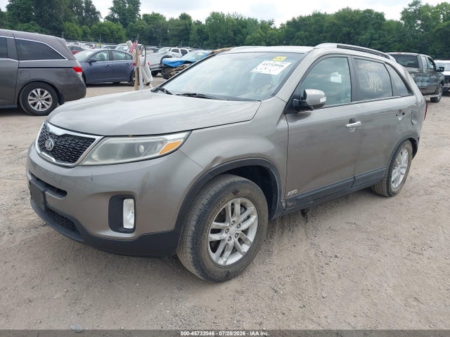 Продажа на аукционе авто 2015 Kia Sorento Lx, vin: 5XYKTCA64FG585950, номер лота: 45732046