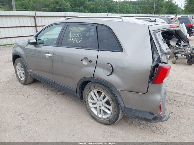 Продажа на аукционе авто 2015 Kia Sorento Lx, vin: 5XYKTCA64FG585950, номер лота: 45732046