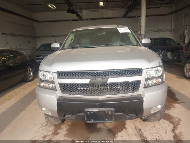 Продажа на аукционе авто 2011 Chevrolet Tahoe Lt, vin: 1GNSKBE02BR136272, номер лота: 45732091