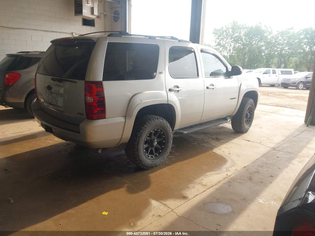 Продажа на аукционе авто 2011 Chevrolet Tahoe Lt, vin: 1GNSKBE02BR136272, номер лота: 45732091