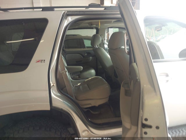 Продажа на аукционе авто 2011 Chevrolet Tahoe Lt, vin: 1GNSKBE02BR136272, номер лота: 45732091