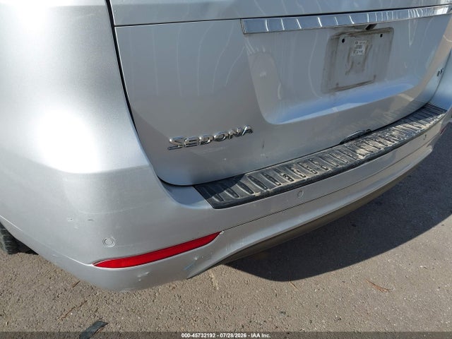 KIA SEDONA LX 2017 KNDMB5C14H6292404 Image 6