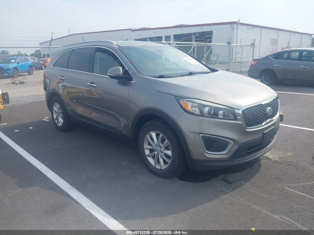 45732229 :رقم المزاد ، 5XYPGDA34HG286404 vin ، 2017 Kia Sorento 2.4l Lx مزاد بيع