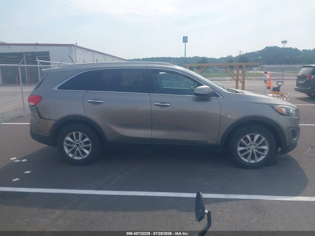 45732229 :رقم المزاد ، 5XYPGDA34HG286404 vin ، 2017 Kia Sorento 2.4l Lx مزاد بيع