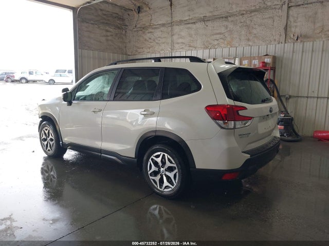 JF2SKAEC9KH433611 Subaru Forester Premium