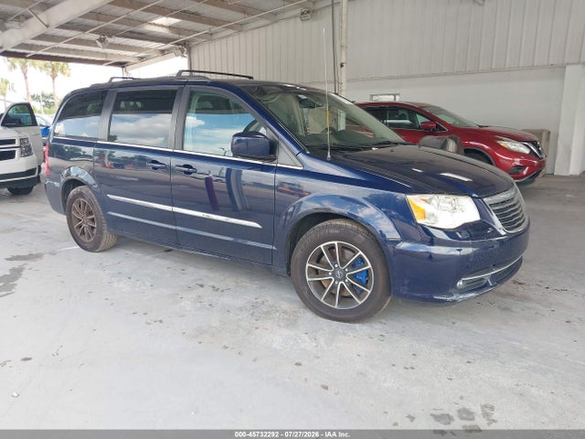 2014 Chrysler Town & Country Touring მანქანა იყიდება აუქციონზე, vin: 2C4RC1BG1ER255770, აუქციონის ნომერი: 45732292