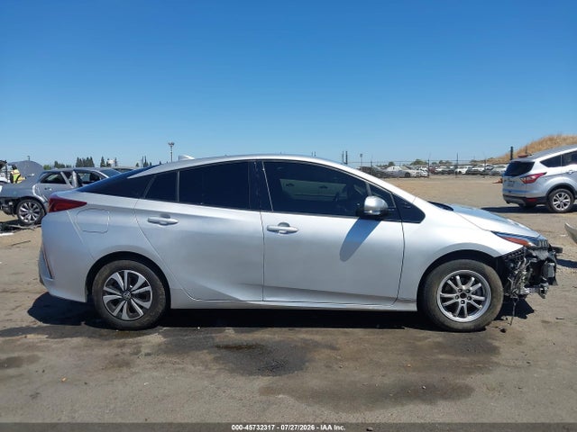 Toyota Prius Prime Premium 2017 JTDKARFP3H3041280 Image 13