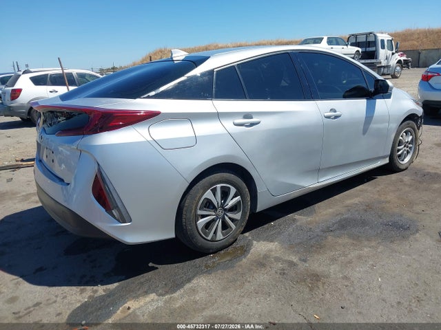 Toyota Prius Prime Premium 2017 JTDKARFP3H3041280 Image 4