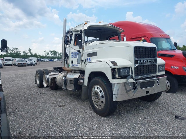 45732402 :رقم المزاد ، 1M1PN4GYXRM013783 vin ، 2024 Mack Pinnacle مزاد بيع