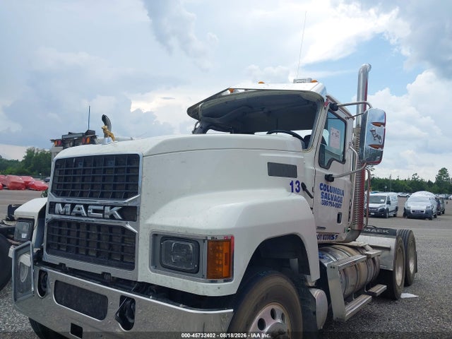 45732402 :رقم المزاد ، 1M1PN4GYXRM013783 vin ، 2024 Mack Pinnacle مزاد بيع