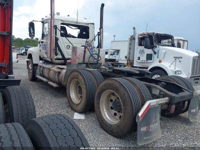 45732402 :رقم المزاد ، 1M1PN4GYXRM013783 vin ، 2024 Mack Pinnacle مزاد بيع
