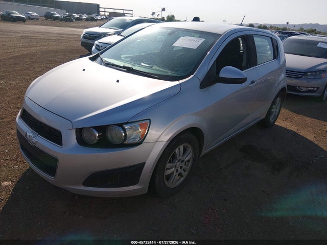 Chevrolet Sonic Lt Auto 2016 1G1JC6SH2G4147689 Image 2