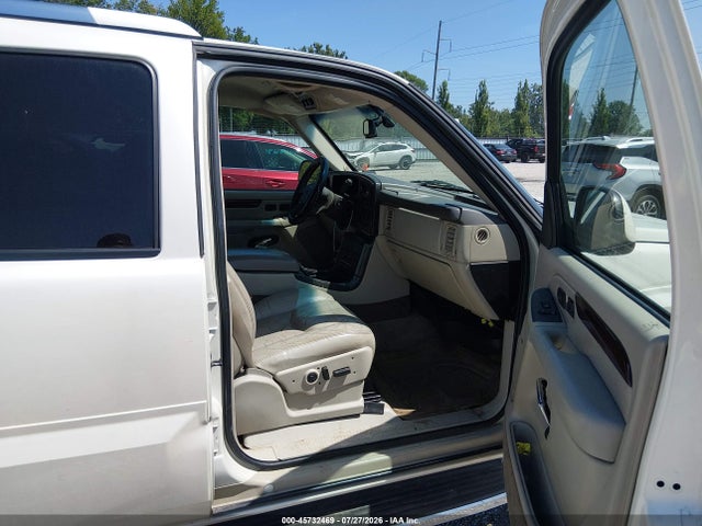 45732469 :رقم المزاد ، 1GYEK63NX3R196579 vin ، 2003 Cadillac Escalade Standard مزاد بيع