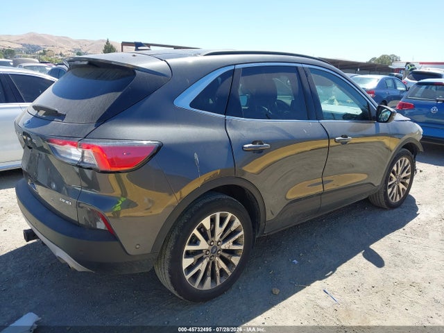 1FMCU9J90LUC30648 Ford Escape Titanium