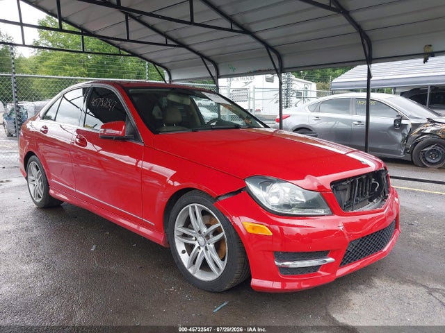 2012 Mercedes-benz C 300 Luxury 4matic/sport 4matic მანქანა იყიდება აუქციონზე, vin: WDDGF8BB6CF912732, აუქციონის ნომერი: 45732547
