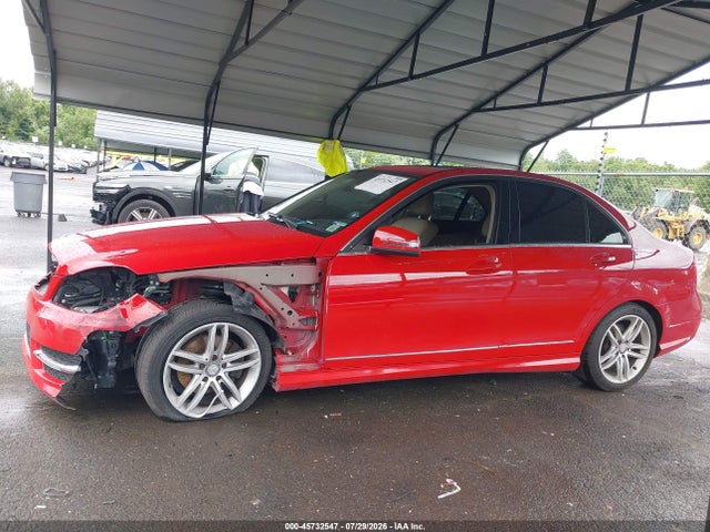 2012 Mercedes-benz C 300 Luxury 4matic/sport 4matic მანქანა იყიდება აუქციონზე, vin: WDDGF8BB6CF912732, აუქციონის ნომერი: 45732547