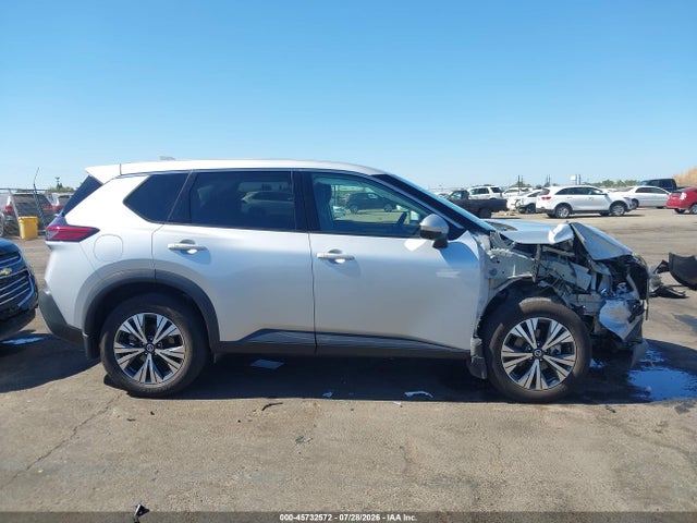 5N1AT3BA2MC841708 Nissan Rogue Sv Fwd