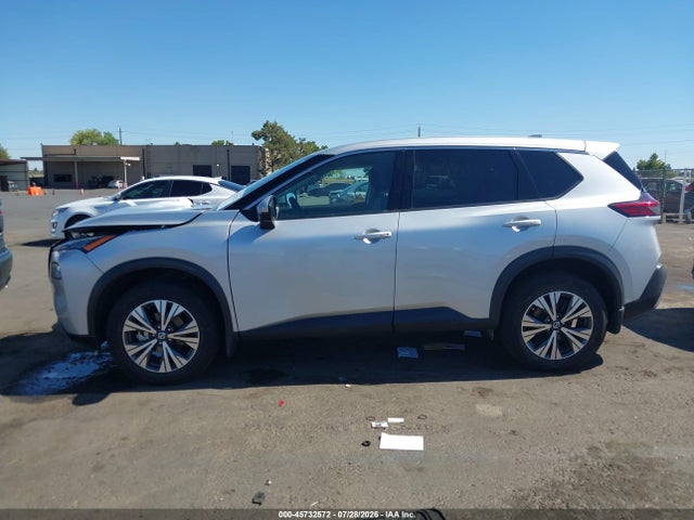 5N1AT3BA2MC841708 Nissan Rogue Sv Fwd