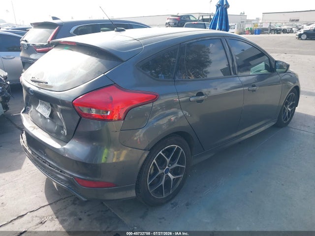 Ford FOCUS SE 2016 1FADP3K29GL268251 Image 4