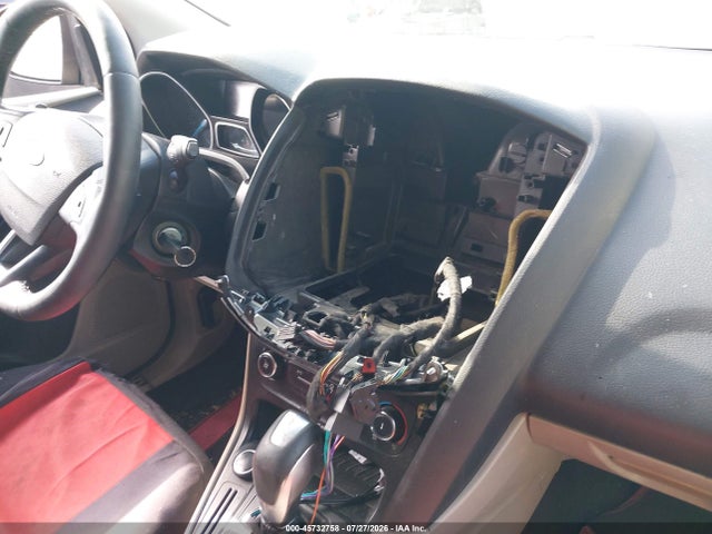 Ford FOCUS SE 2016 1FADP3K29GL268251 Image 6