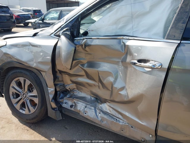45732815 :رقم المزاد ، 5XYZT3LB9GG334755 vin ، 2016 Hyundai Santa Fe Sport 2.4l مزاد بيع