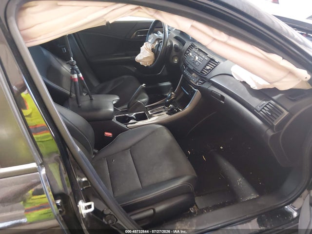 45732844 :رقم المزاد ، 1HGCR2F59HA273852 vin ، 2017 Honda Accord Sport مزاد بيع