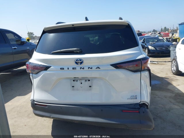 Toyota SIENNA XLE 2023 5TDYRKECXPS144136 Image 16