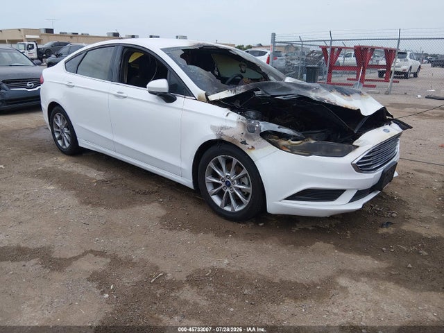 45733007 :رقم المزاد ، 3FA6P0HD9HR413128 vin ، 2017 Ford Fusion Se مزاد بيع