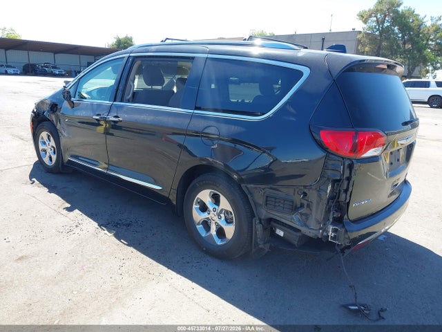 Aukcja sprzedaży 2018 Chrysler Pacifica Hybrid Touring L, vin: 2C4RC1L74JR253018, numer aukcji: 45733014
