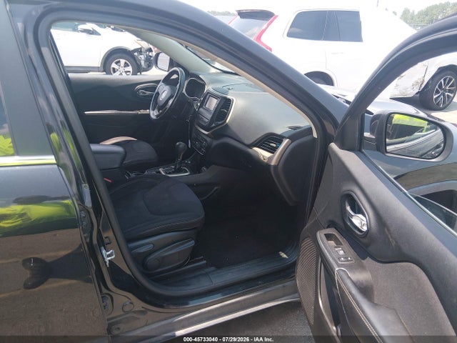 Продажа на аукционе авто 2015 Jeep Cherokee Latitude, vin: 1C4PJMCB2FW569289, номер лота: 45733040