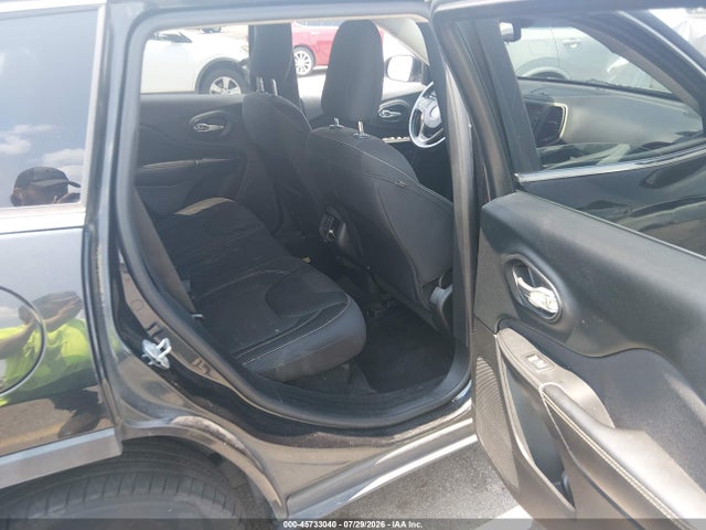 Продажа на аукционе авто 2015 Jeep Cherokee Latitude, vin: 1C4PJMCB2FW569289, номер лота: 45733040
