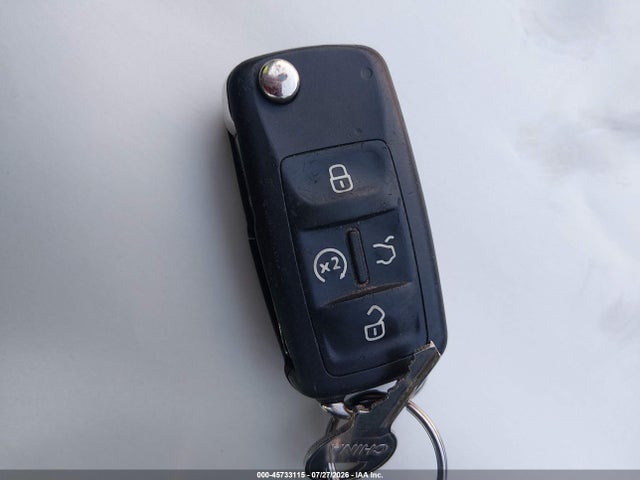 2013 Volkswagen Passat 2.0l Tdi Sel Premium მანქანა იყიდება აუქციონზე, vin: 1VWCN7A31DC078871, აუქციონის ნომერი: 45733115