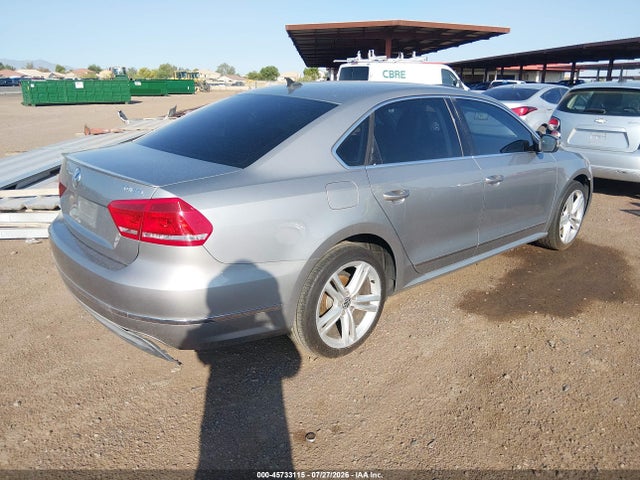 2013 Volkswagen Passat 2.0l Tdi Sel Premium მანქანა იყიდება აუქციონზე, vin: 1VWCN7A31DC078871, აუქციონის ნომერი: 45733115