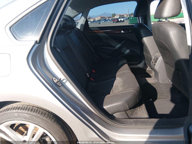2013 Volkswagen Passat 2.0l Tdi Sel Premium მანქანა იყიდება აუქციონზე, vin: 1VWCN7A31DC078871, აუქციონის ნომერი: 45733115