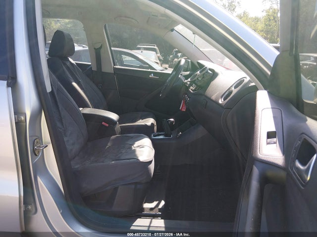 Auction sale of the 2011 Volkswagen Tiguan S, vin: WVGBV7AX5BW555231, lot number: 45733210