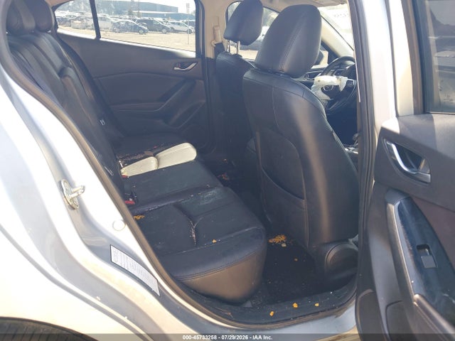 45733258 :رقم المزاد ، 3MZBN1V33JM181271 vin ، 2018 Mazda Mazda3 Touring مزاد بيع