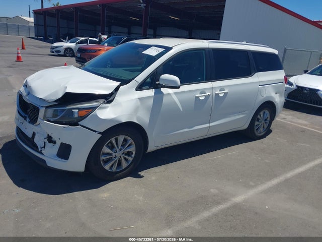 KIA SEDONA LX 2017 KNDMB5C14H6339186 Image 2
