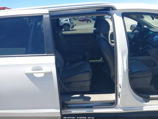 KIA SEDONA LX 2017 KNDMB5C14H6339186 Image 8