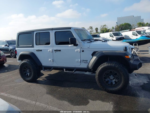 1C4HJXDNXJW331701 Jeep Wrangler Unlimited Sport S 4x4
