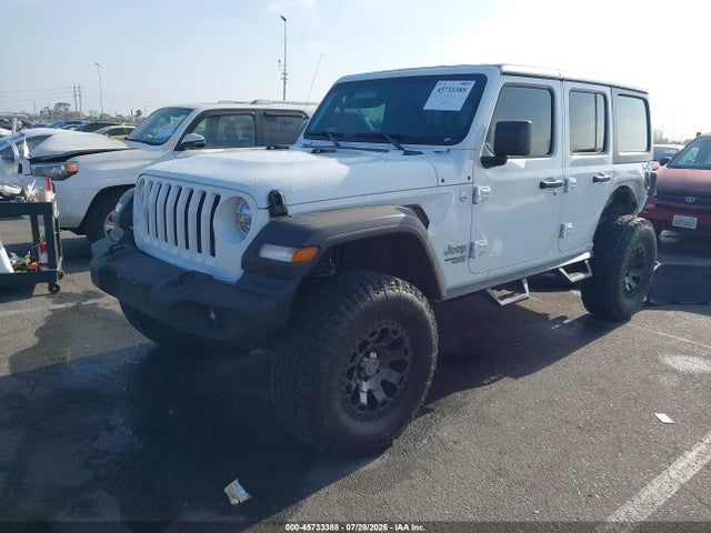 1C4HJXDNXJW331701 Jeep Wrangler Unlimited Sport S 4x4