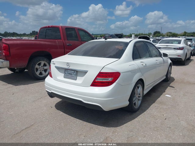Продажа на аукционе авто 2013 Mercedes-benz C 250 Sport, vin: WDDGF4HB0DA864322, номер лота: 45733398