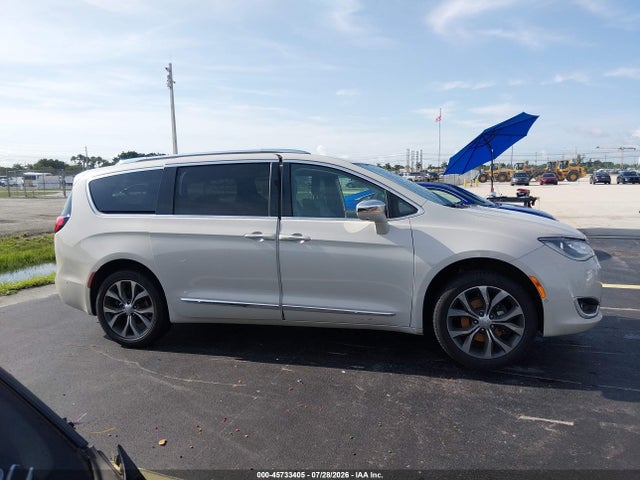 Продаж на аукціоні авто 2017 Chrysler Pacifica Limited, vin: 2C4RC1GGXHR584030, номер лоту: 45733405