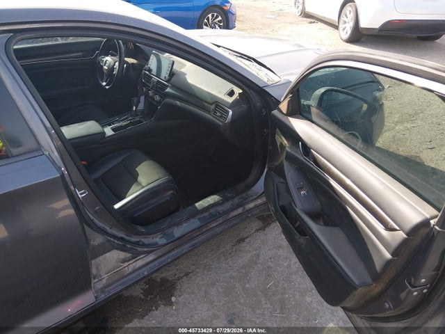 45733429 :رقم المزاد ، 1HGCV1F3XJA145999 vin ، 2018 Honda Accord Sport مزاد بيع